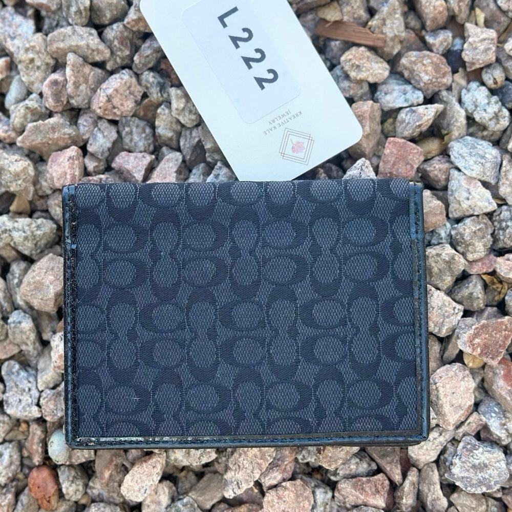 Coach Wallet Passport Holder - L222
